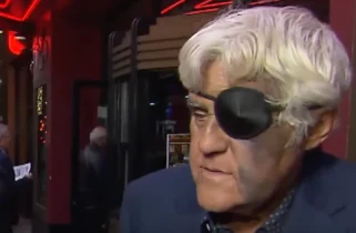 Comedian and former late night talkshow host Jay Leno talks about his fall down a 60 foot hill and the bruises he sustained. (Screenshot: @insideedition / Instagram )